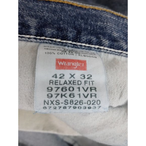 Wrangler Men's Relaxed Fit Medium Wash Bootcut Jeans Size 42x32 - Picture 7 of 8